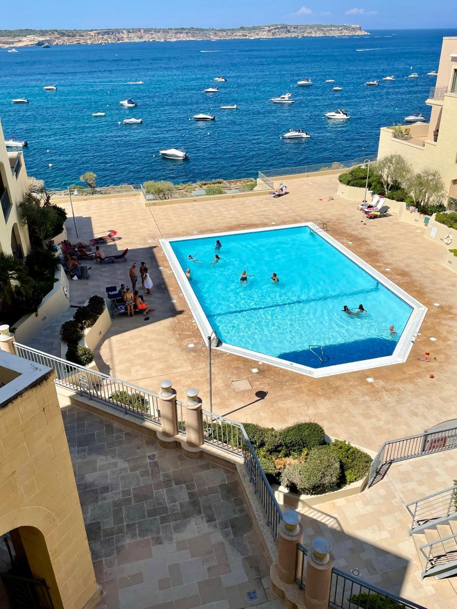 Spacious Luxurious Apartment With Seaview Меллиеха Экстерьер фото
