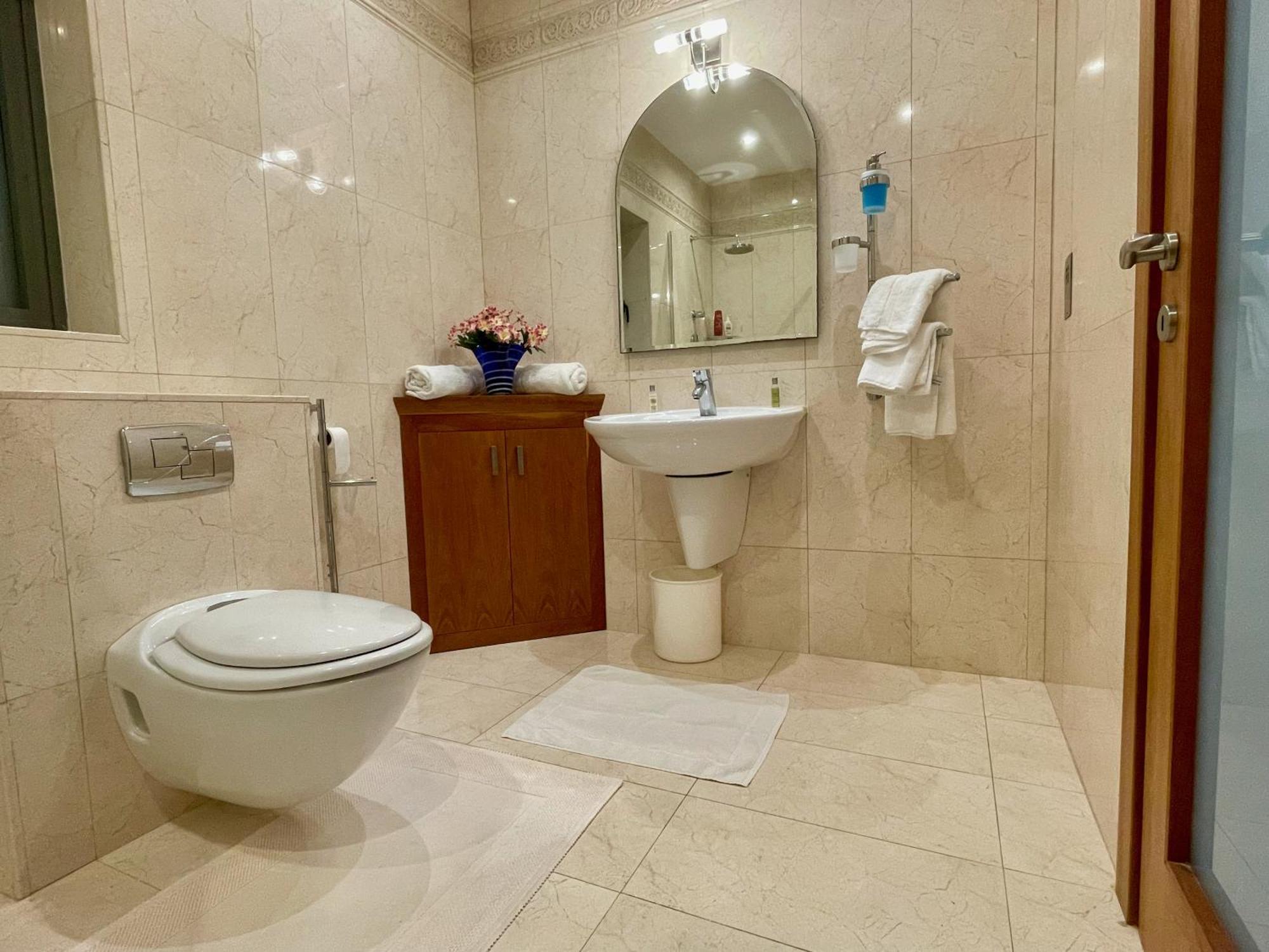 Spacious Luxurious Apartment With Seaview Меллиеха Экстерьер фото