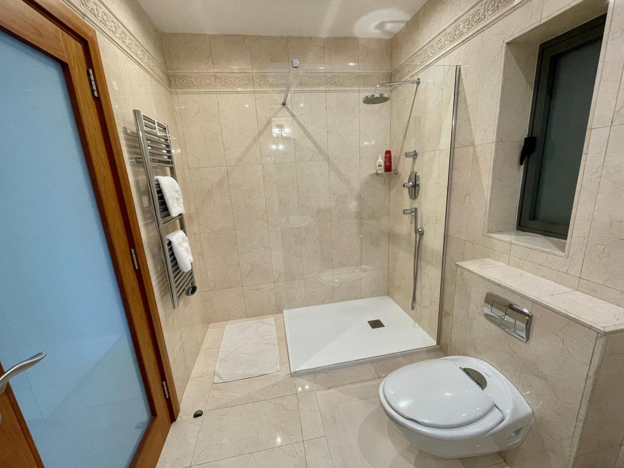 Spacious Luxurious Apartment With Seaview Меллиеха Экстерьер фото