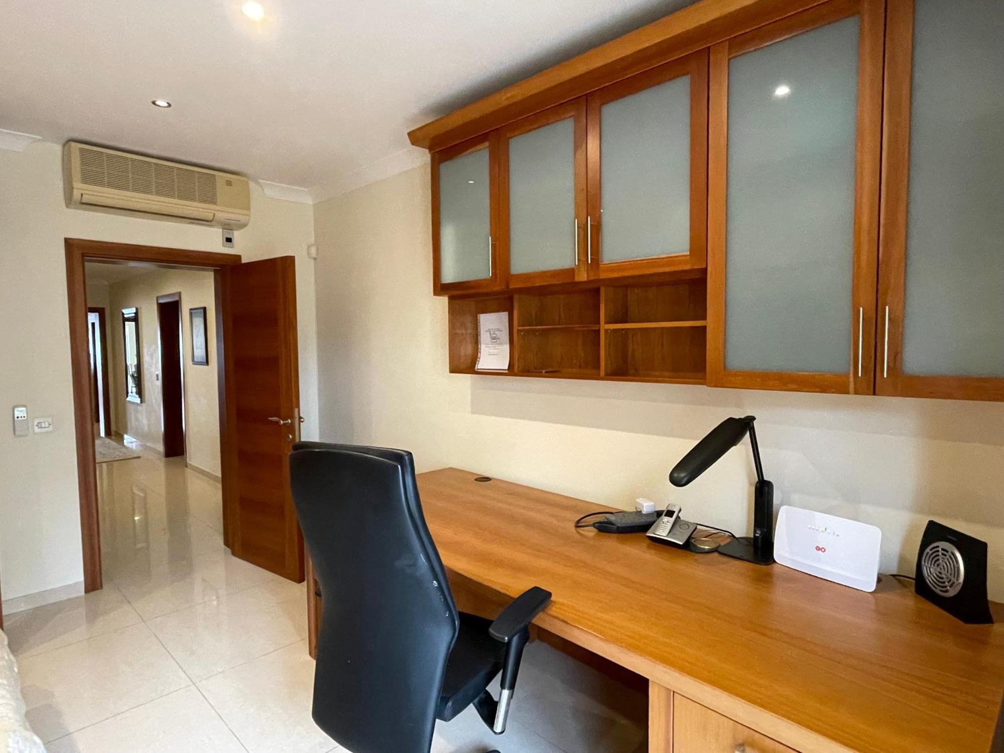 Spacious Luxurious Apartment With Seaview Меллиеха Номер фото