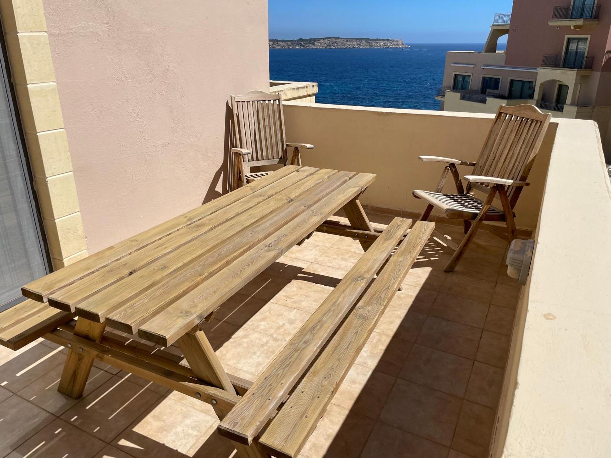 Spacious Luxurious Apartment With Seaview Меллиеха Номер фото