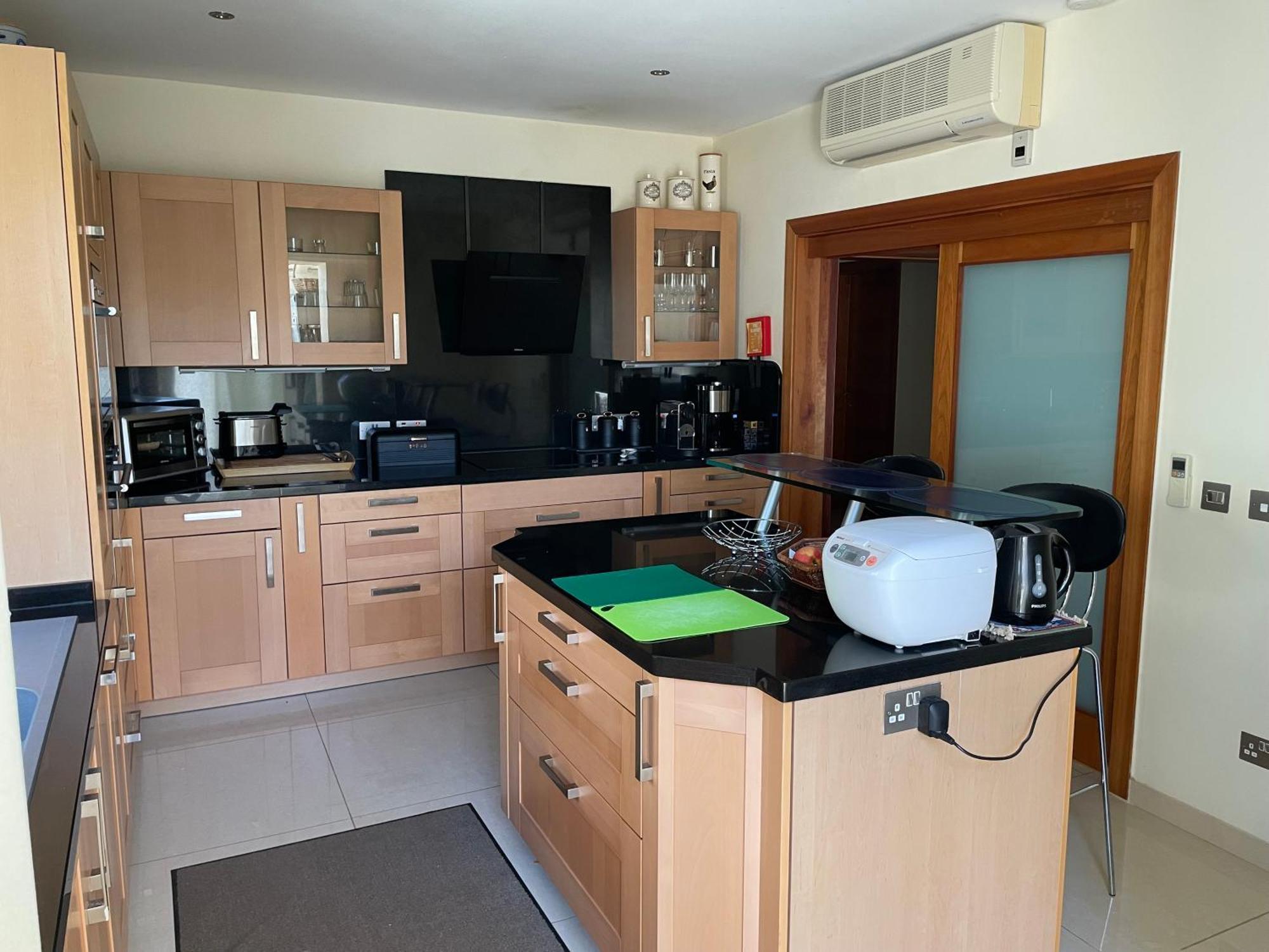 Spacious Luxurious Apartment With Seaview Меллиеха Экстерьер фото